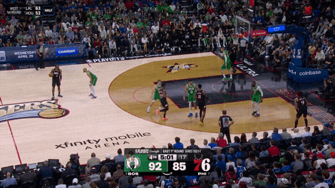 Tyrese Maxey assist on Andre Drummond 3-pointer