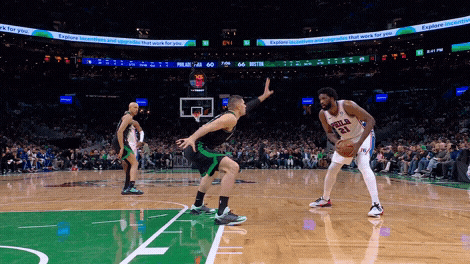 Joel Embiid post-up vs. Nikola Vučević