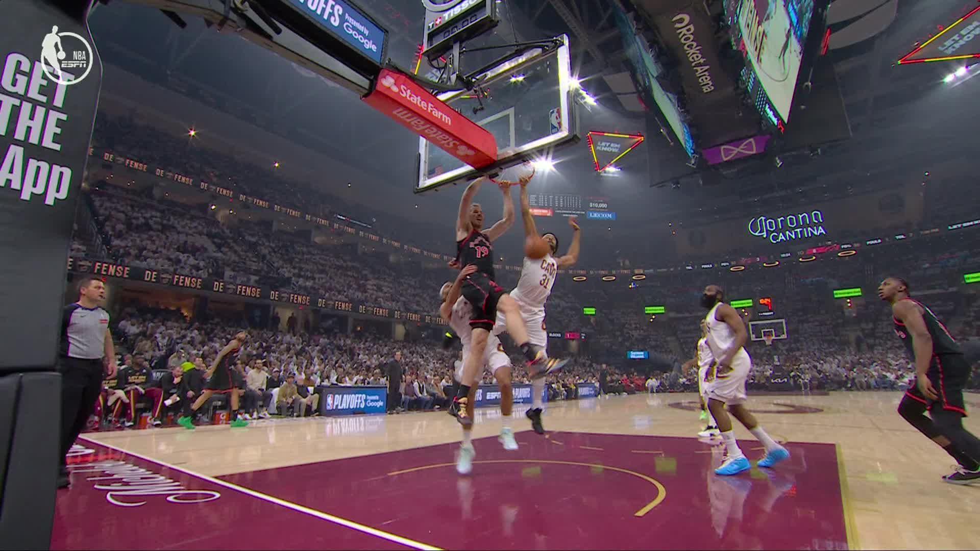 Cleveland Cavaliers vs. Toronto Raptors - 1st Quarter Highlights