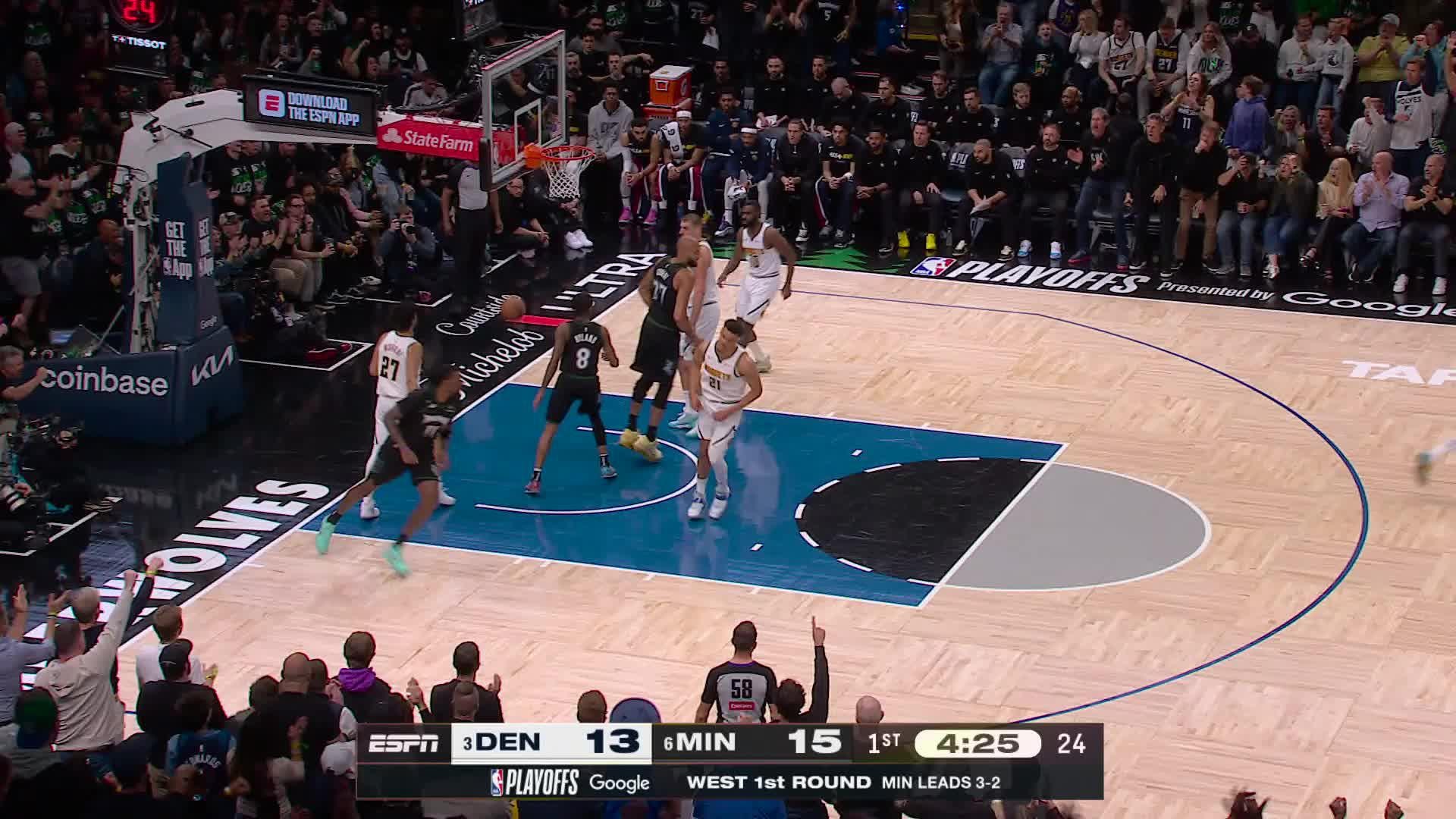 Rudy Gobert throws it down