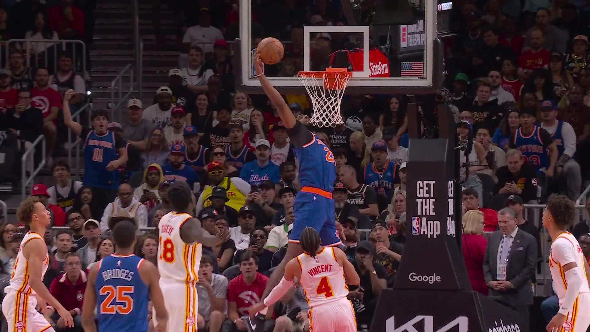 Mitchell Robinson with the slam