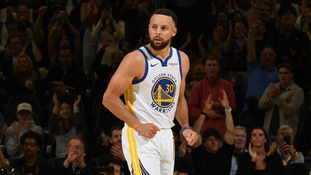 Stephen Curry returns with 29 points vs. Rockets