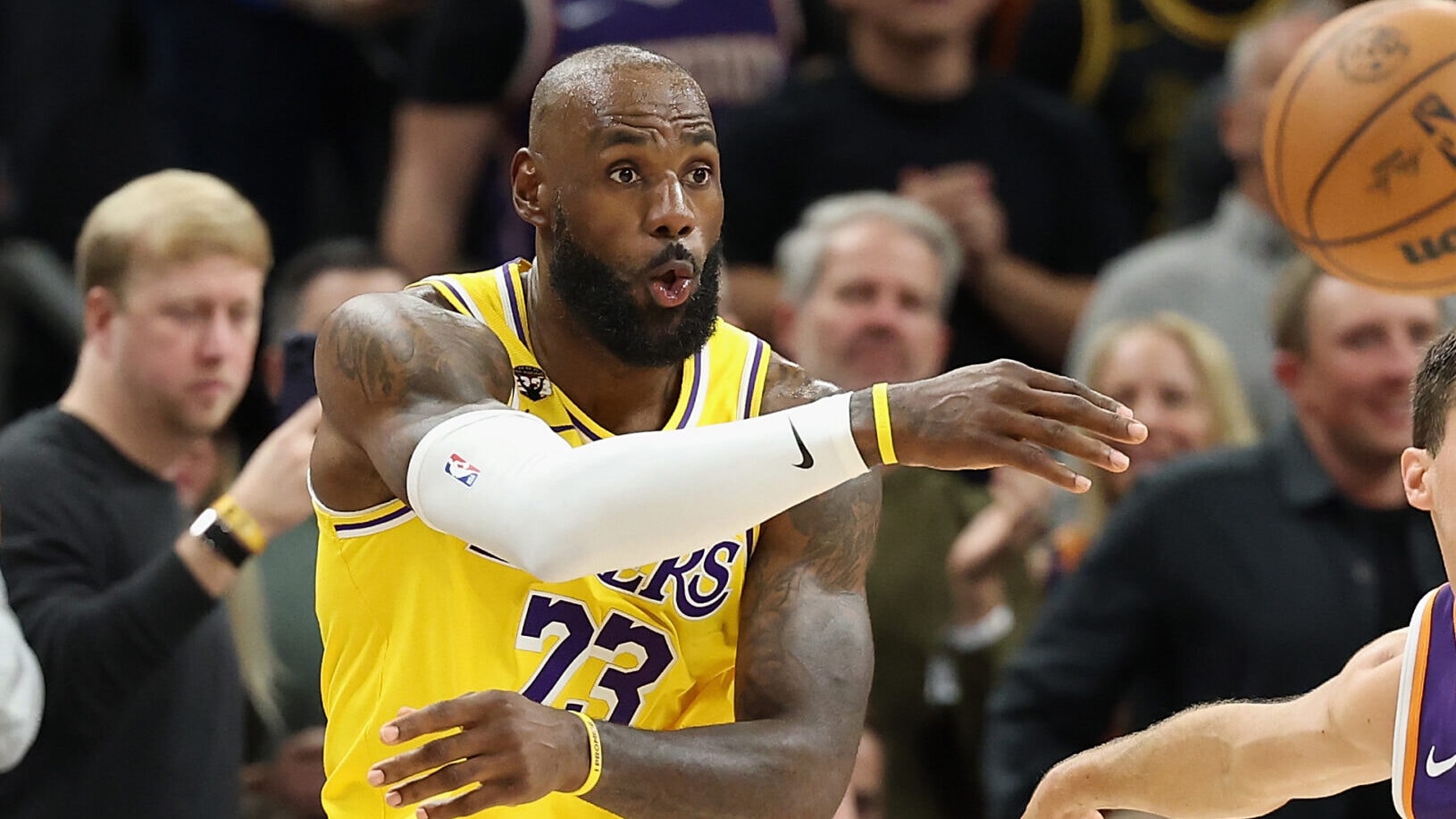 2026 NBA Playoffs: Jokic, Mitchell & Brunson Dominate Game 1