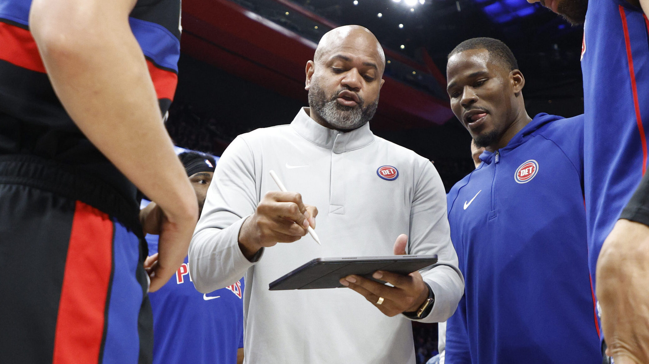 Pistons coach J.B. Bickerstaff wins PBWA's Rudy Tomjanovich Award for 2025-26