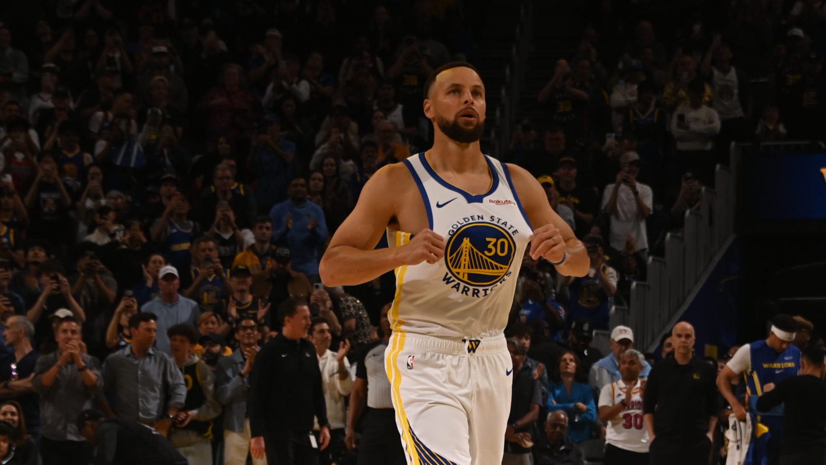 Stephen Curry returning for Warriors against Rockets after two-month absence with knee injury
