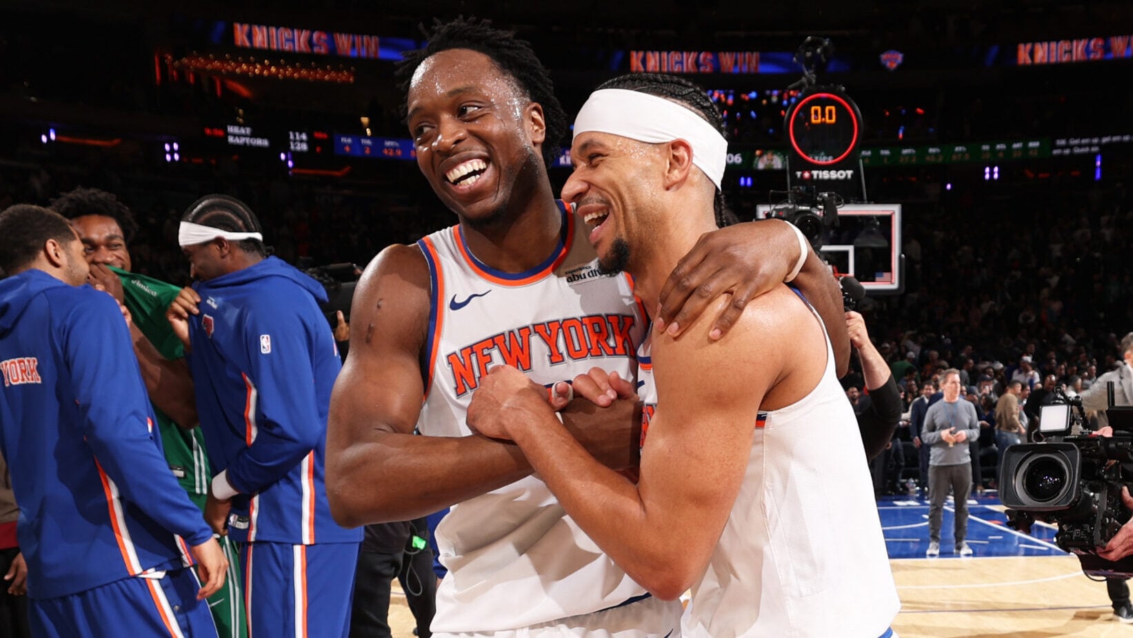 Starting 5: Knicks deliver in clutch on 6-game Thursday