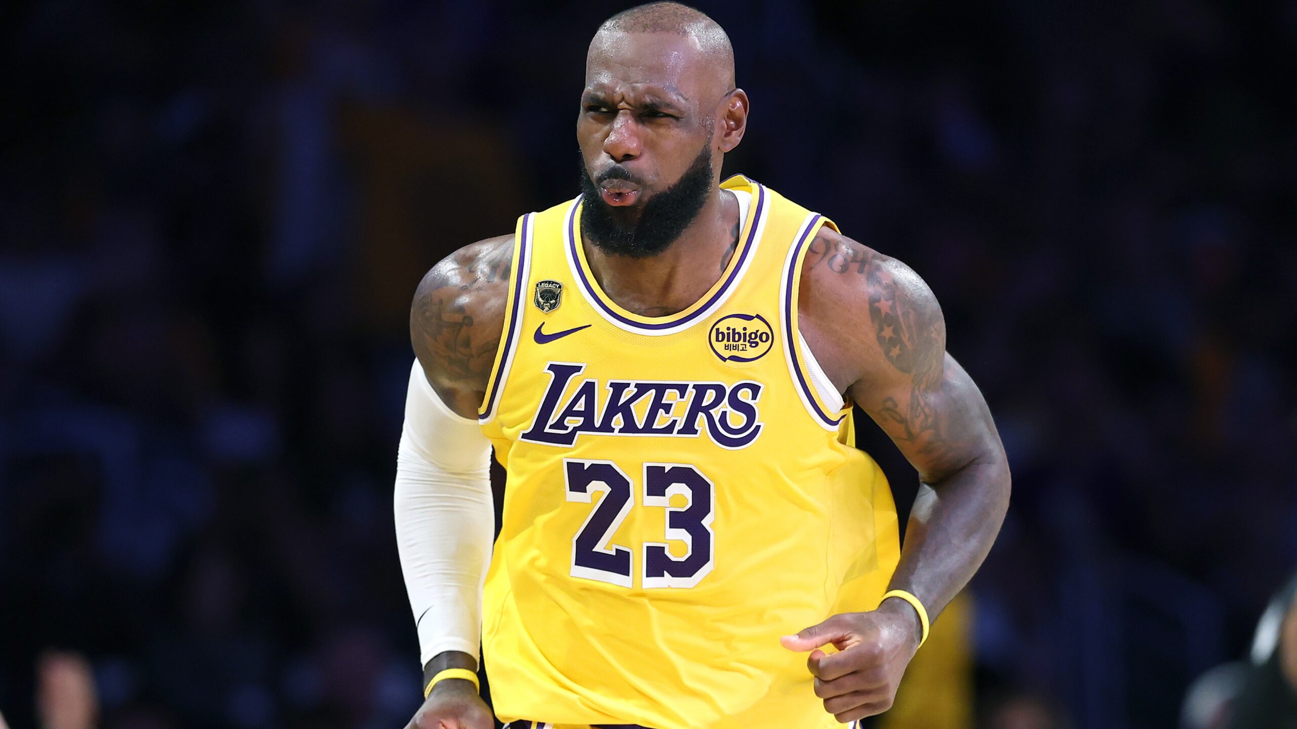 Starting 5: LeBron’s dimes lead Lakers, Joker & Murray take control, Knicks & Cavs take Playoff Game 1 wins