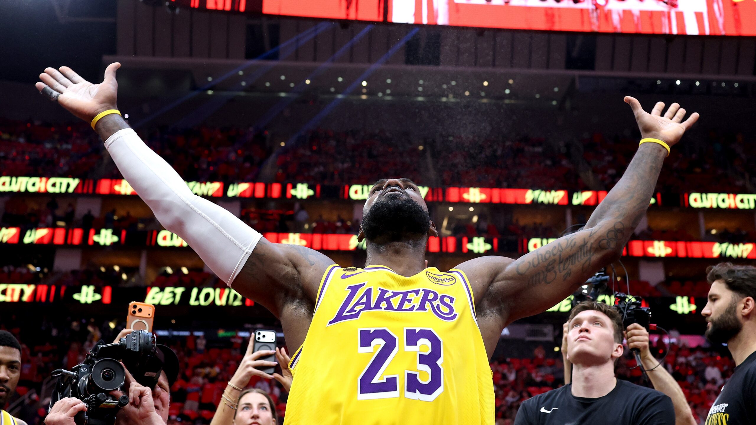 Starting 5: LeBron leads stunner in Houston, Celtics & Spurs go up 2-1