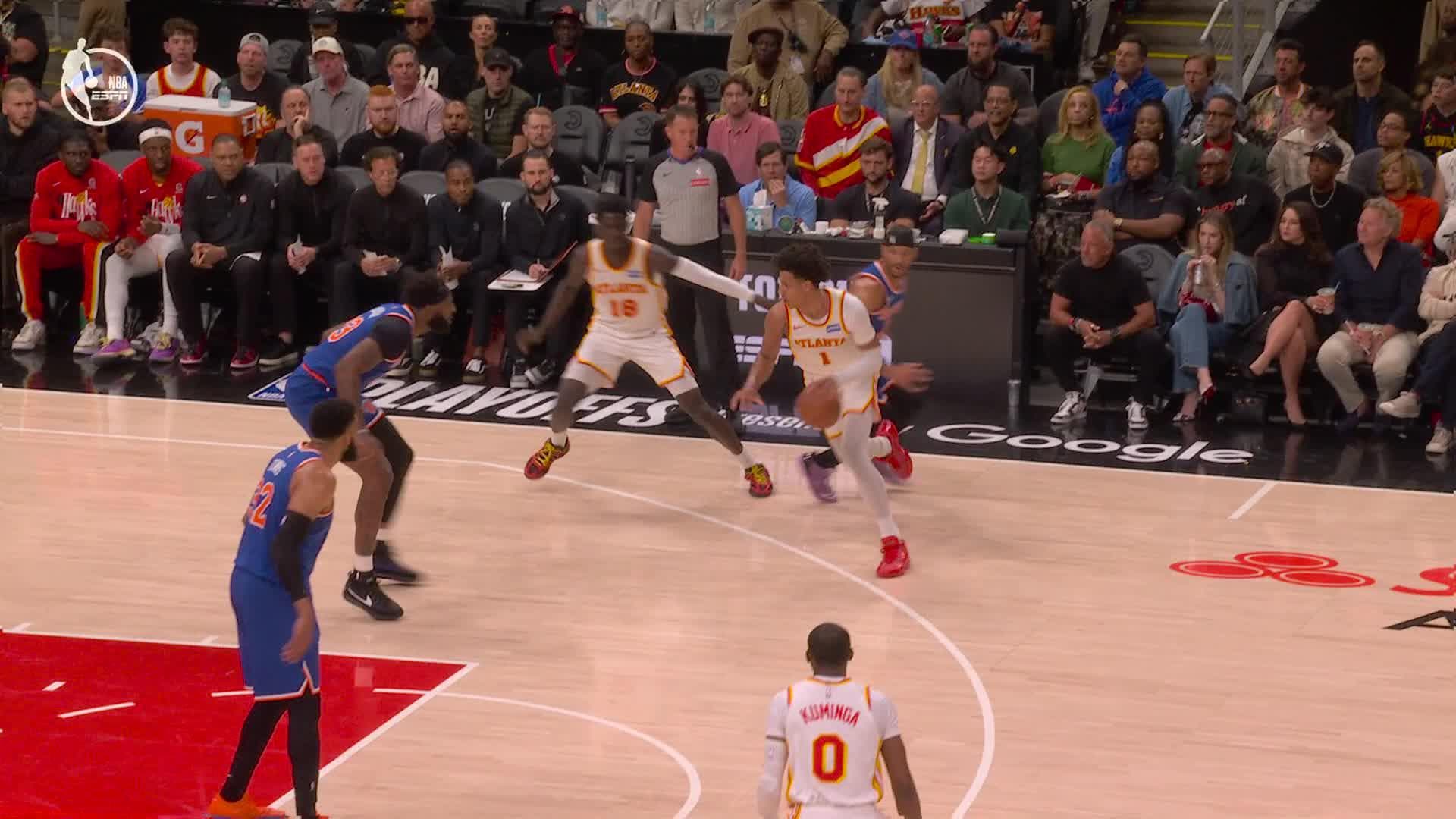 Mouhamed Gueye throws down the alley-oop