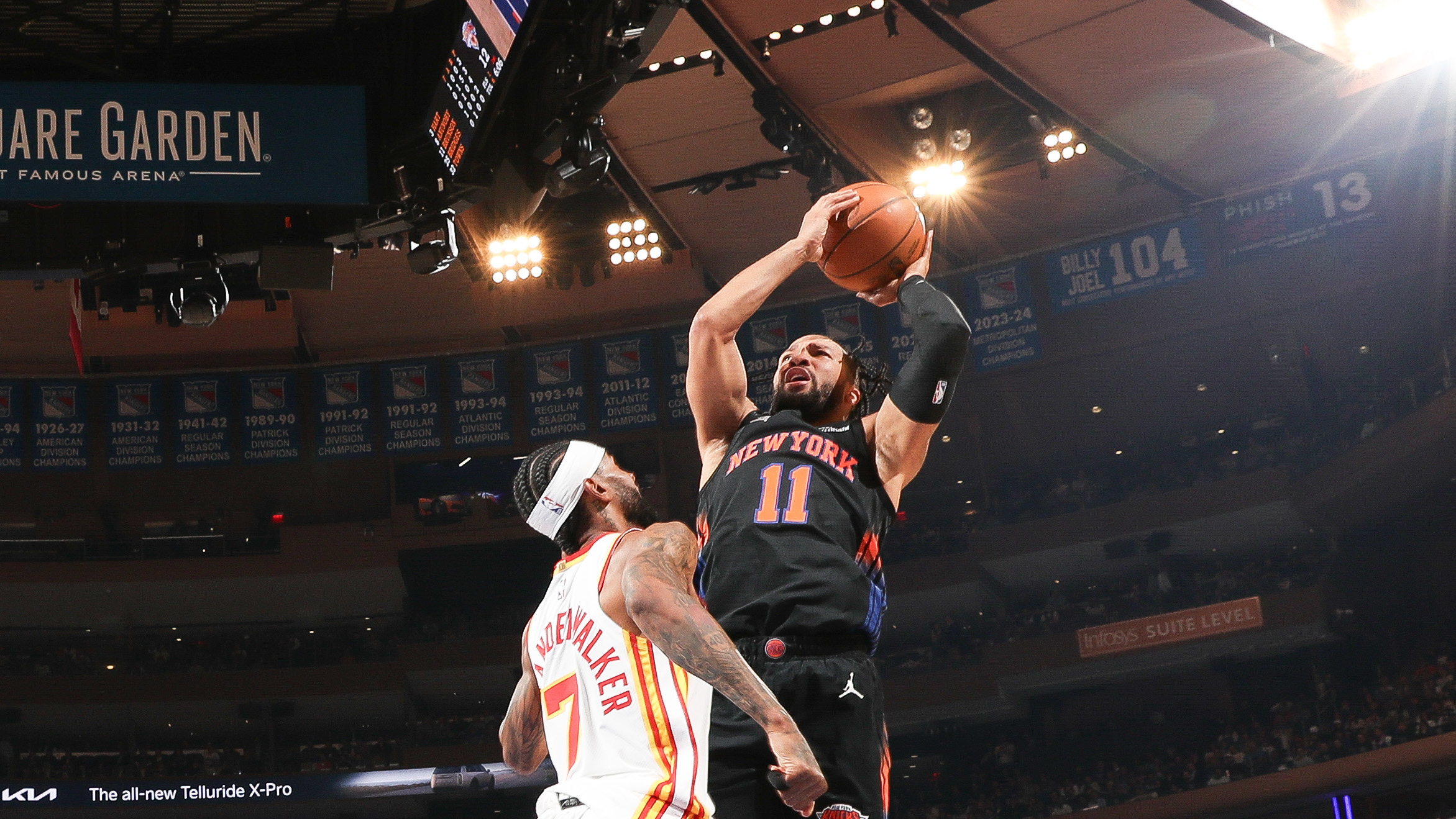 Jalen Brunson leads Knicks with 39 points in Game 5 win