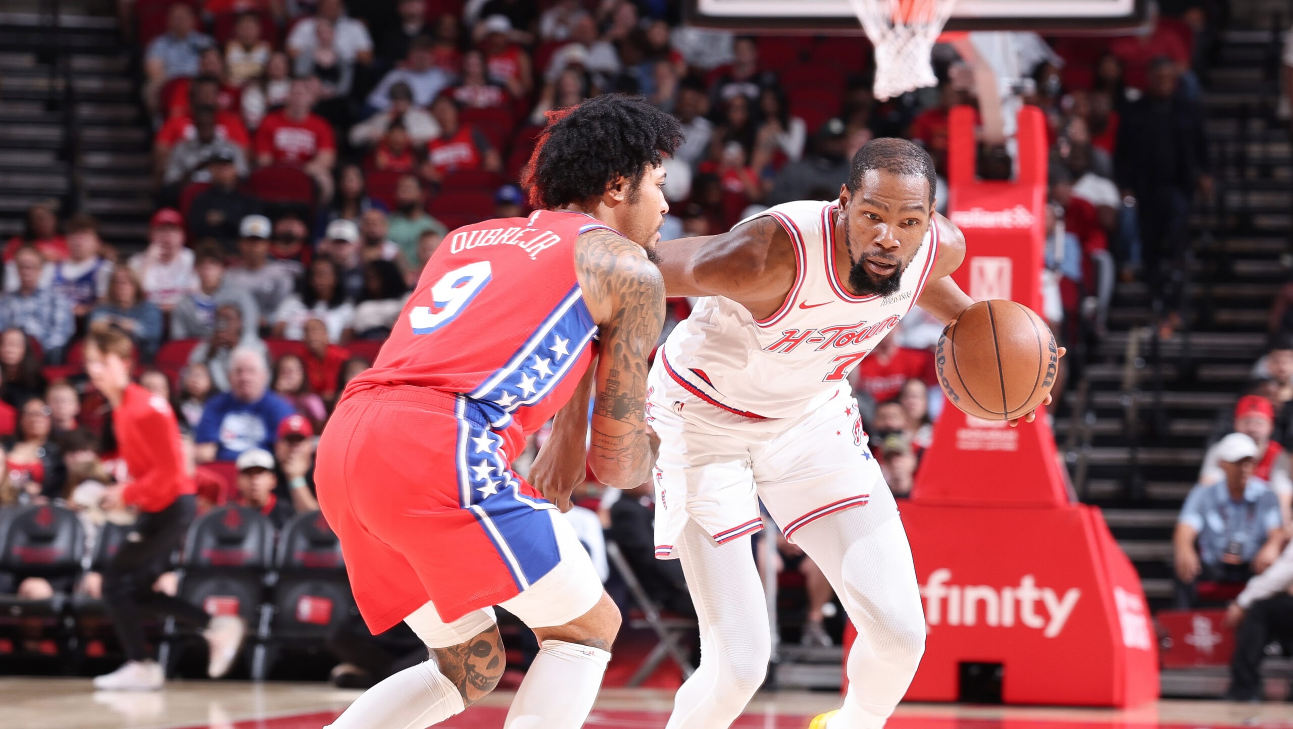 Rockets withstand Sixers' late rally to win 8th in row