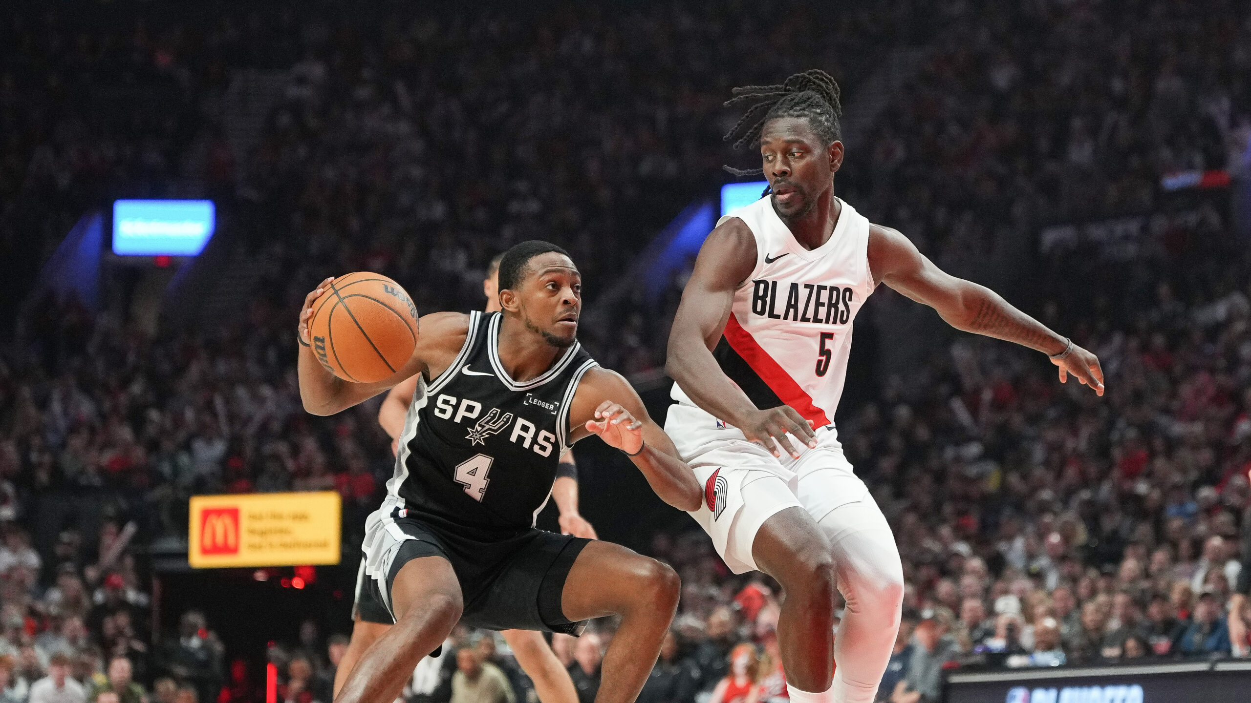 Spurs try to hold off Trail Blazers late in 4th quarter