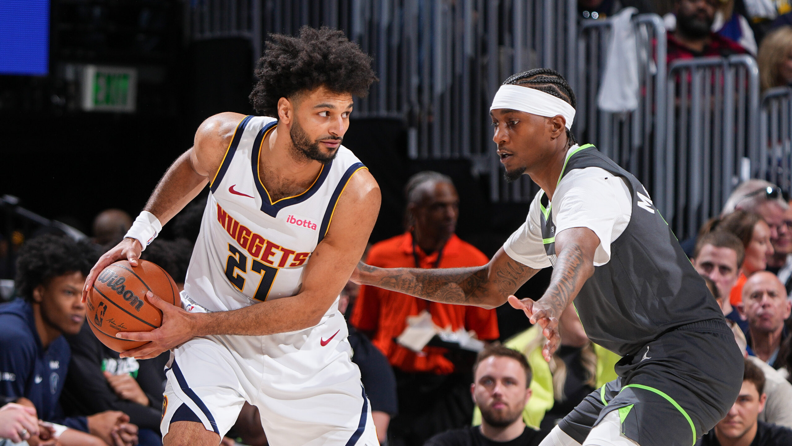 Nuggets Dominate Wolves in Game 1: Jokić & Murray Shine