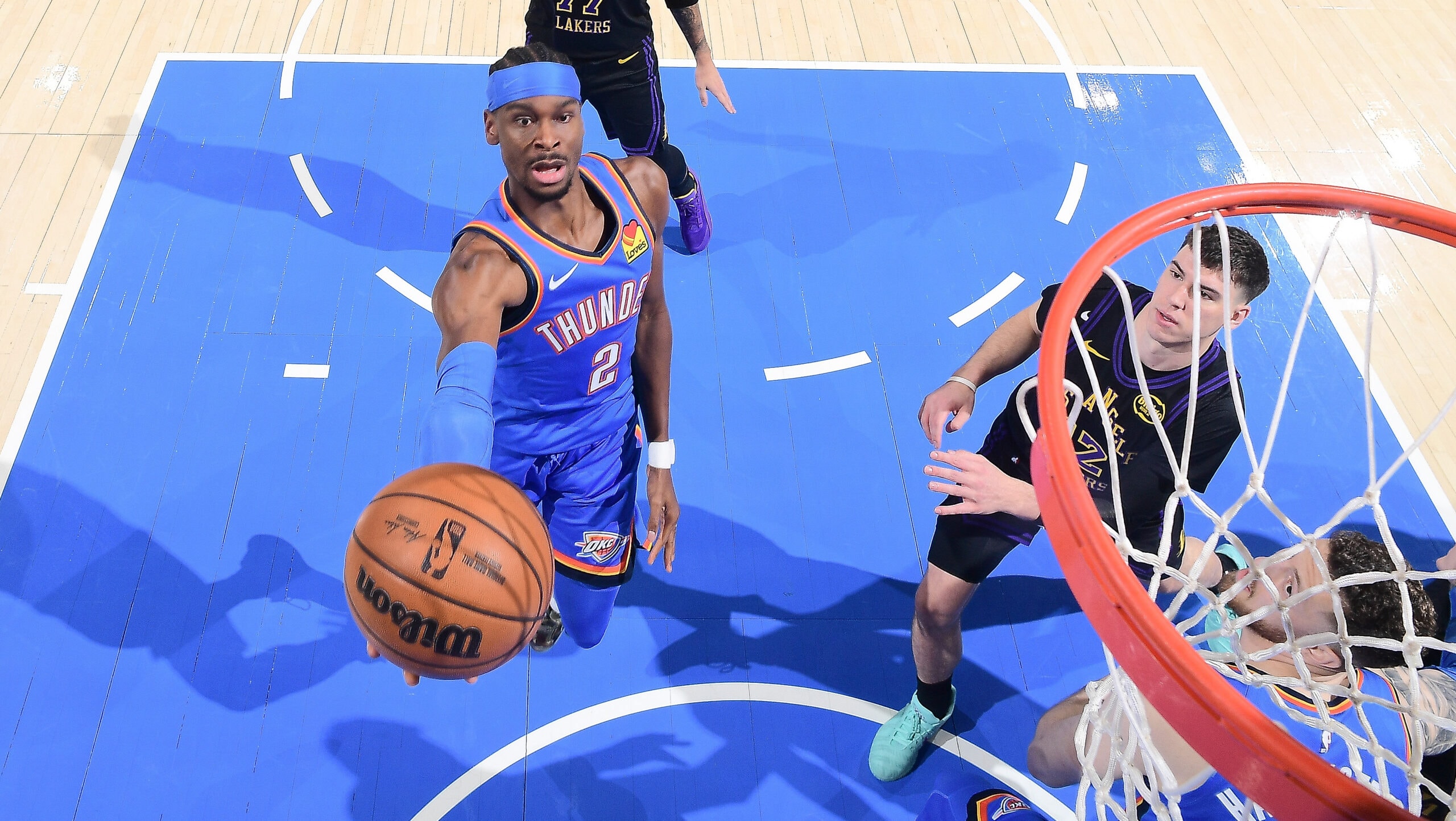 Shai Gilgeous-Alexander puts up 28 points in win over Lakers