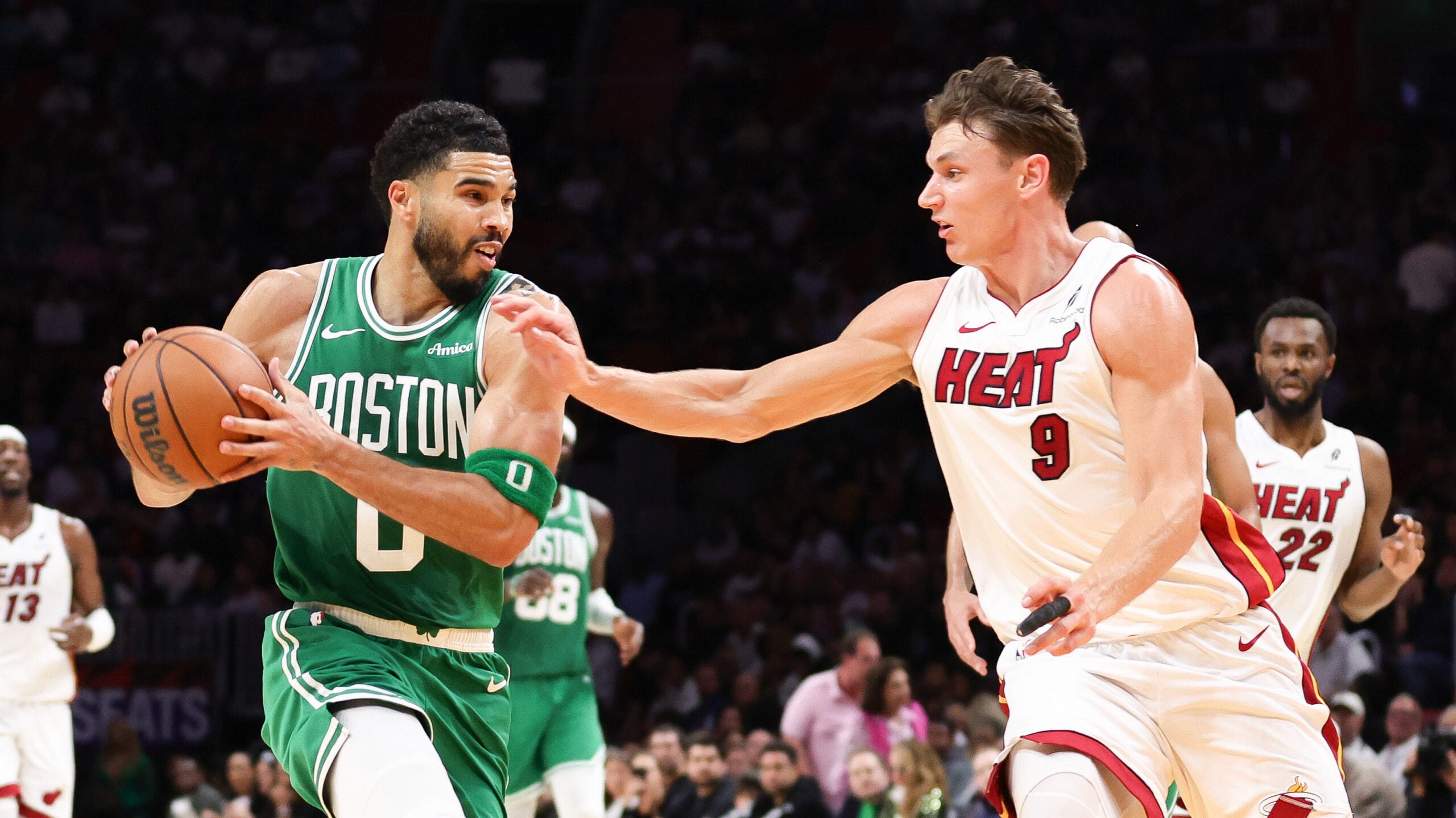 Celtics score team-record 53 points in 1st quarter at Miami