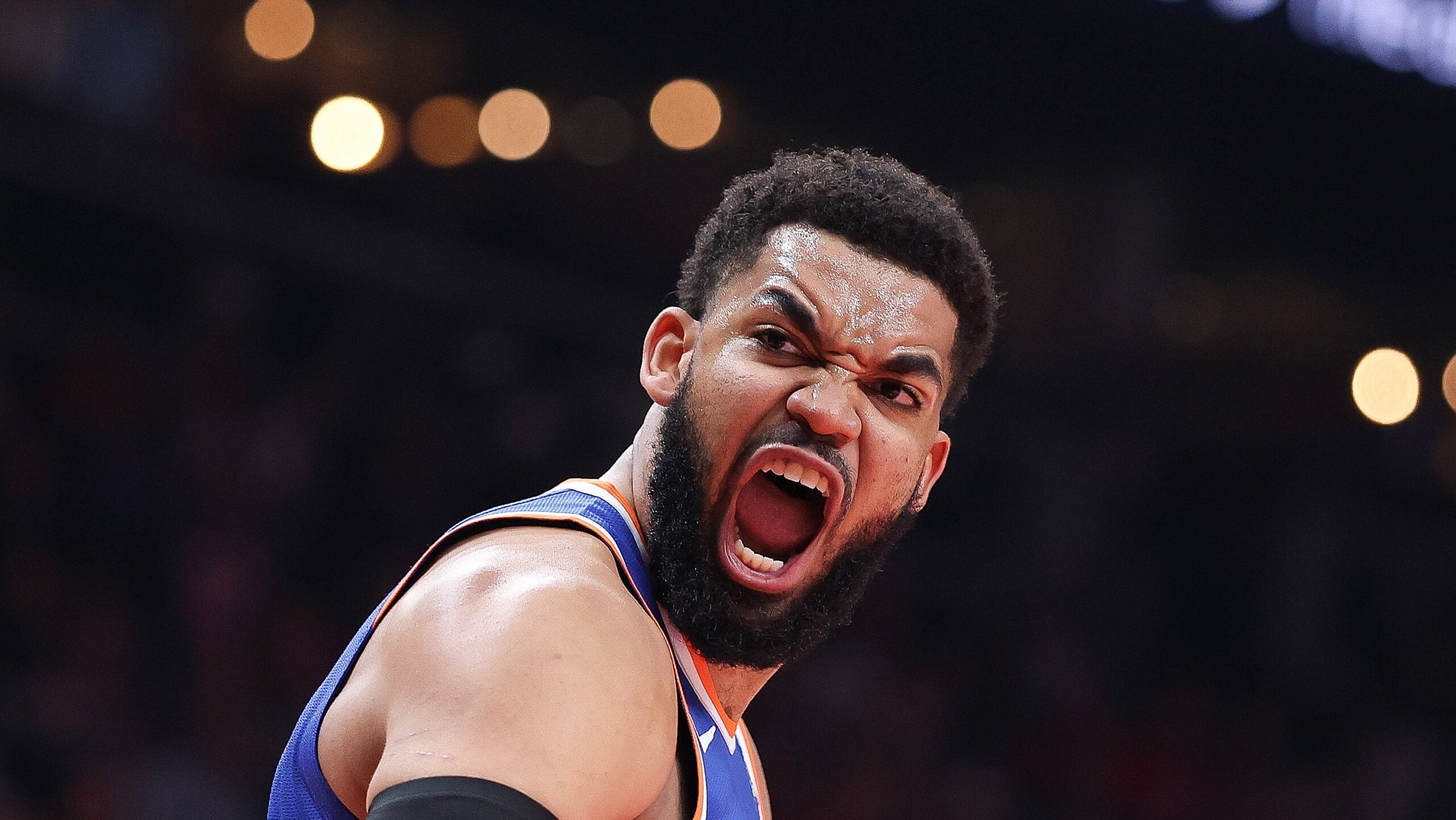 Towns cooks early, Knicks send even series back to MSG