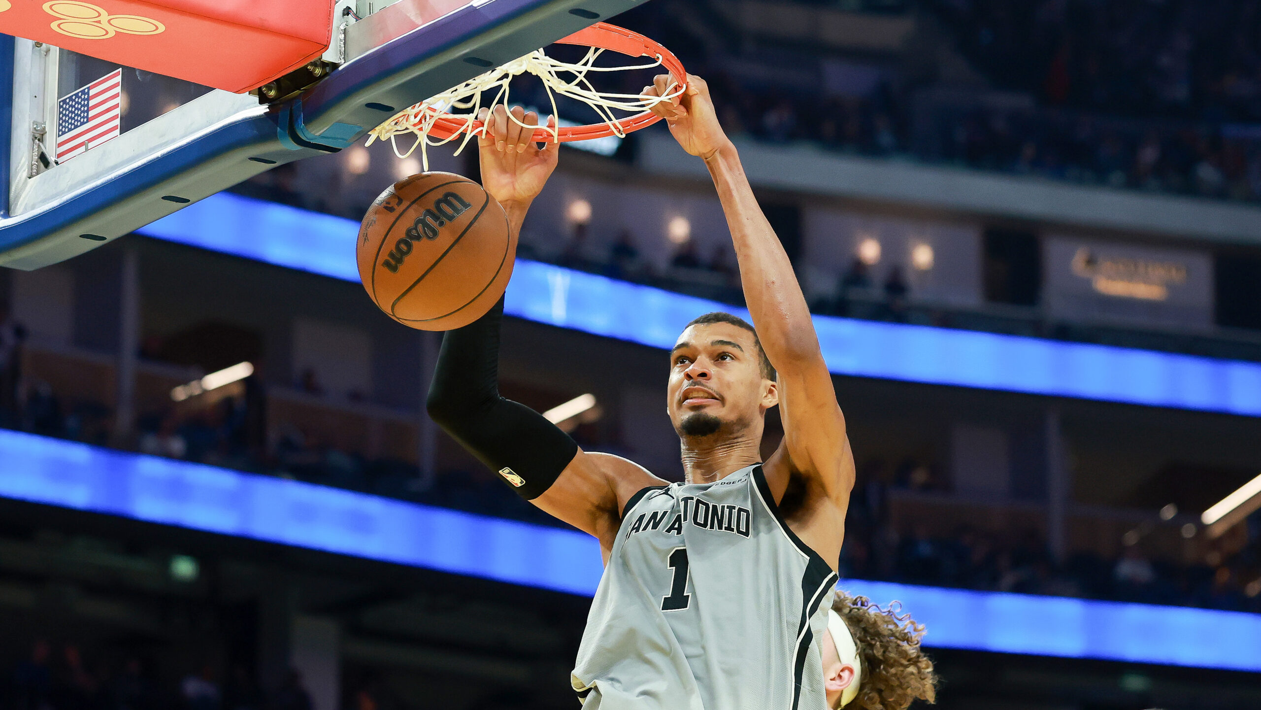 Wemby records 41 points, 18 rebounds in win vs. Warriors