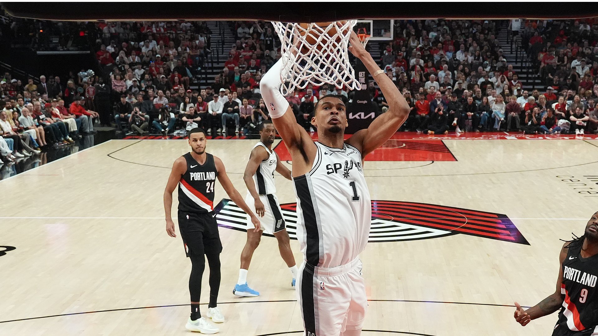 Starting 5: Quartet of Game 4s shine bright on Sunday