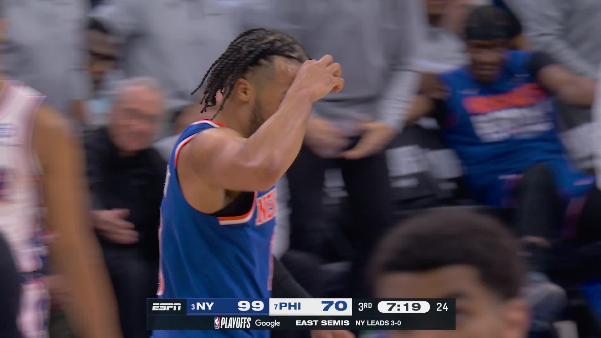 Jalen Brunson with the 3-pointer