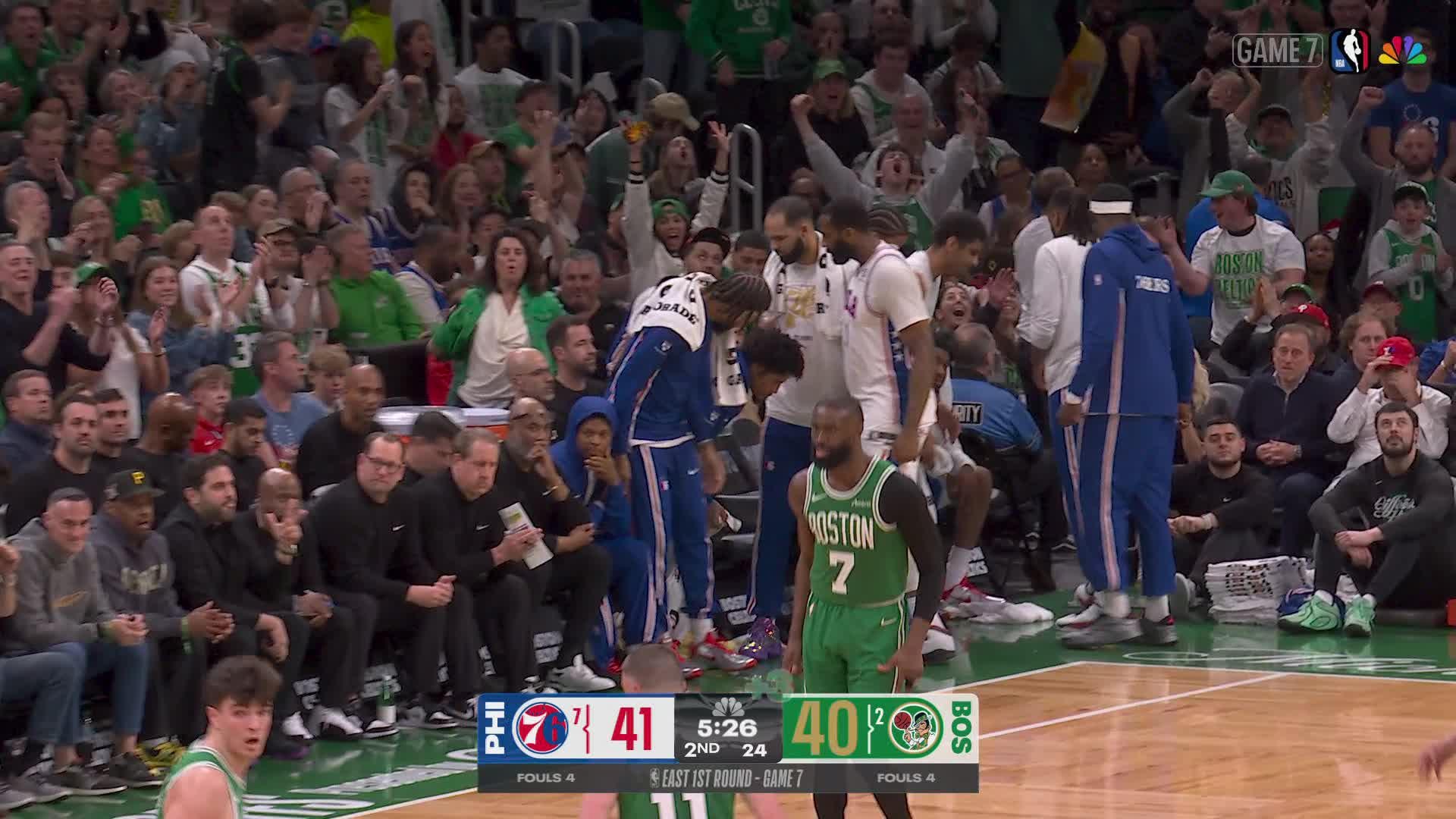 Jaylen Brown from deep!