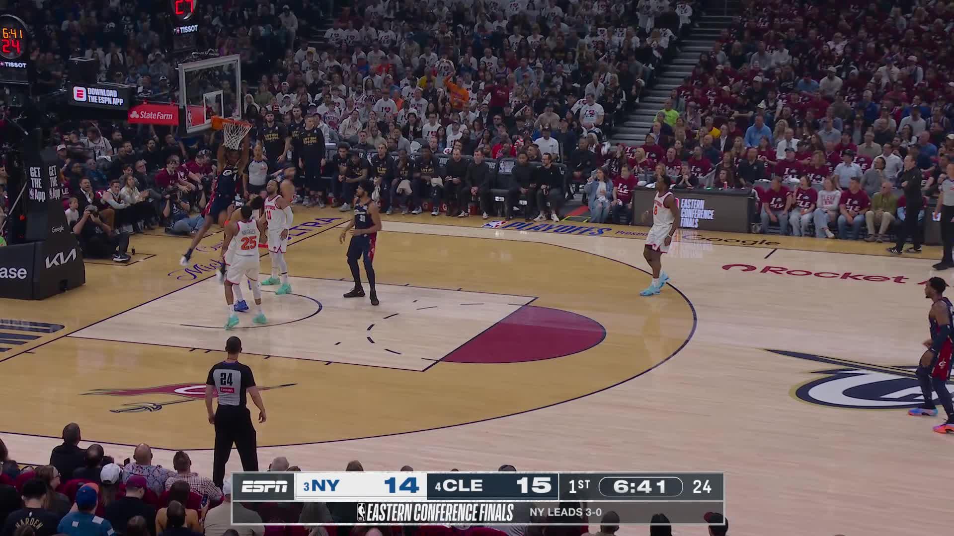Evan Mobley rises up for the dunk