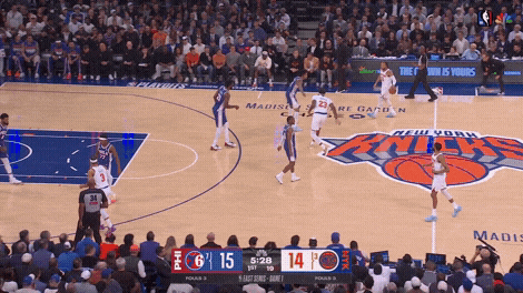 Jalen Brunson drive vs. Kelly Oubre Jr.