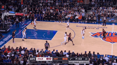 Jalen Brunson assist to Mikal Bridges