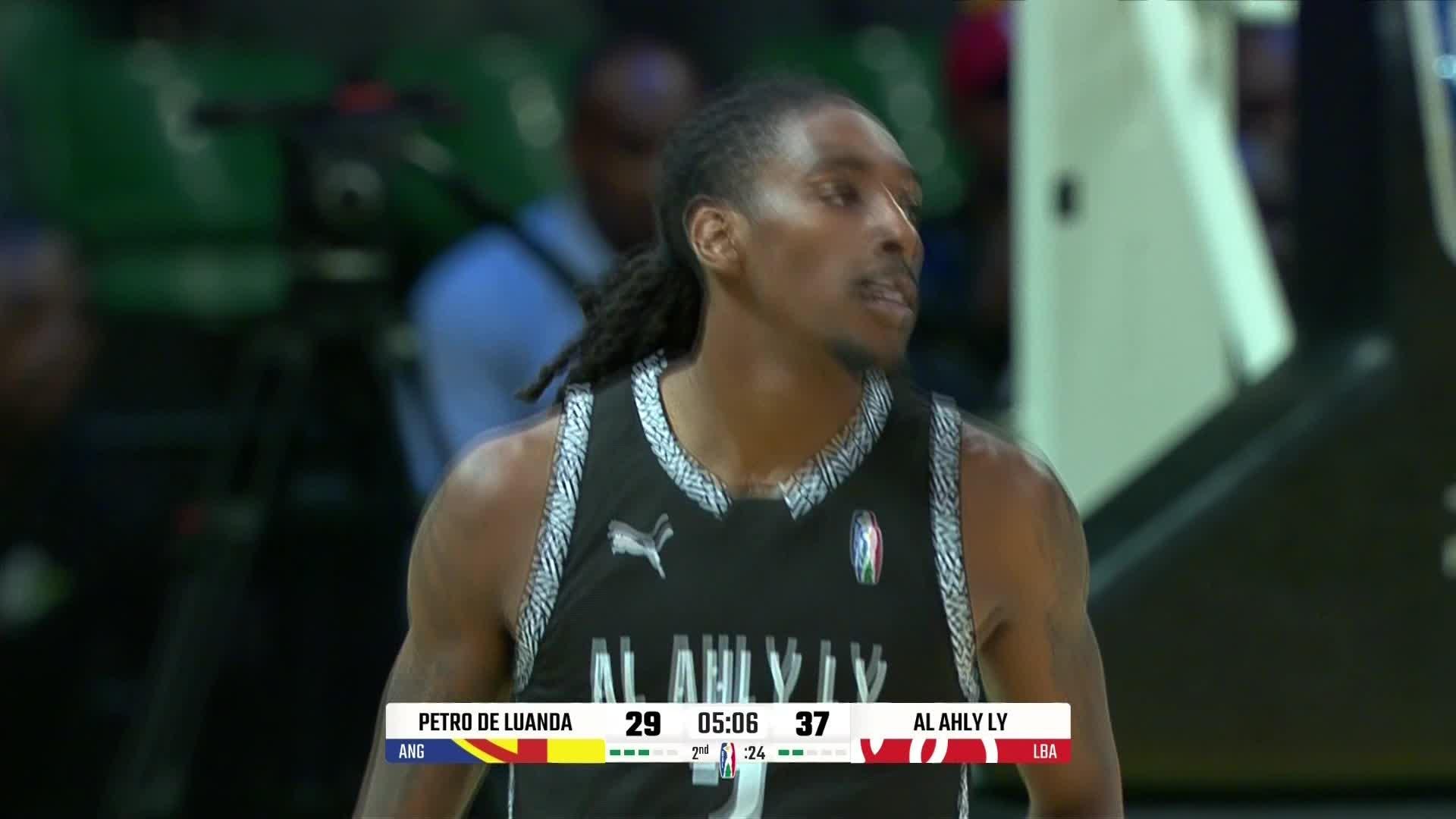 Donovan Kennedy Williams rocks the rim