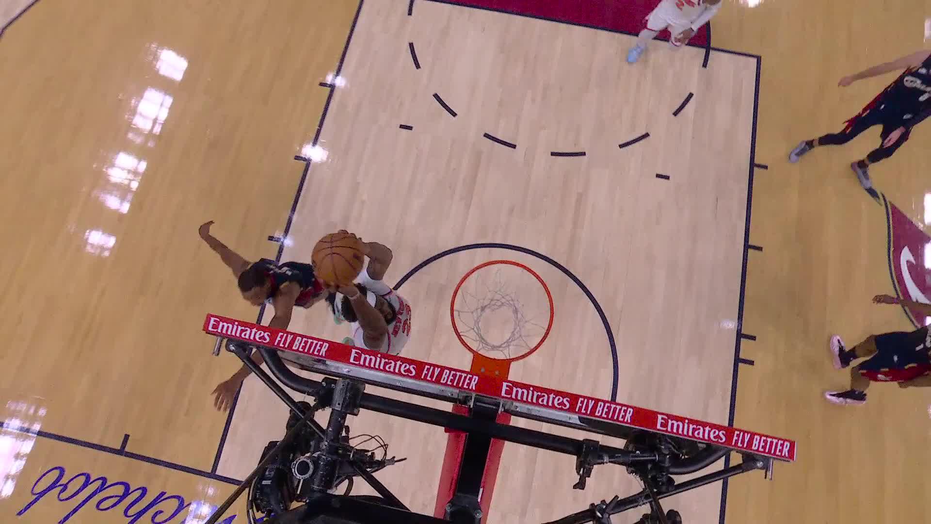 Mitchell Robinson with the dunk