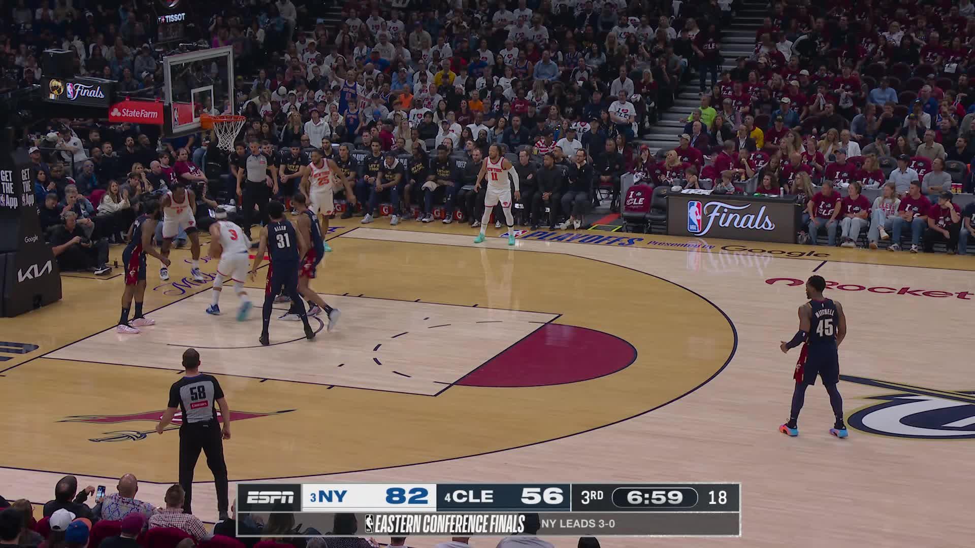 OG Anunoby with the dunk