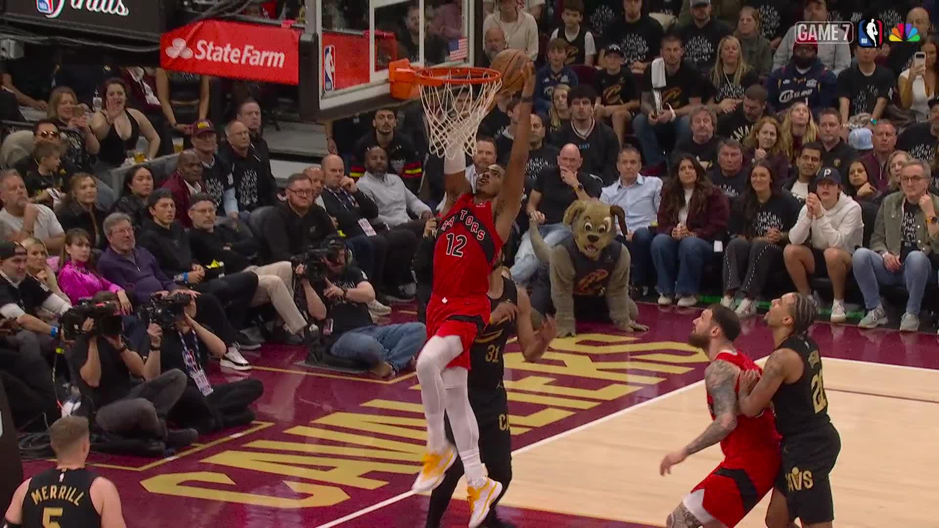 Collin Murray-Boyles rises up for the dunk
