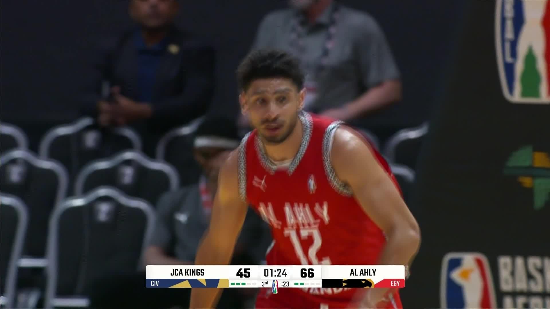 Big dunk from Ibrahim Alaaeldin Zahran