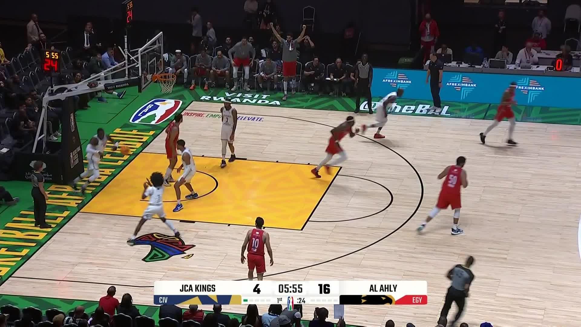Ibrahim Alaaeldin Zahran with the huge dunk!