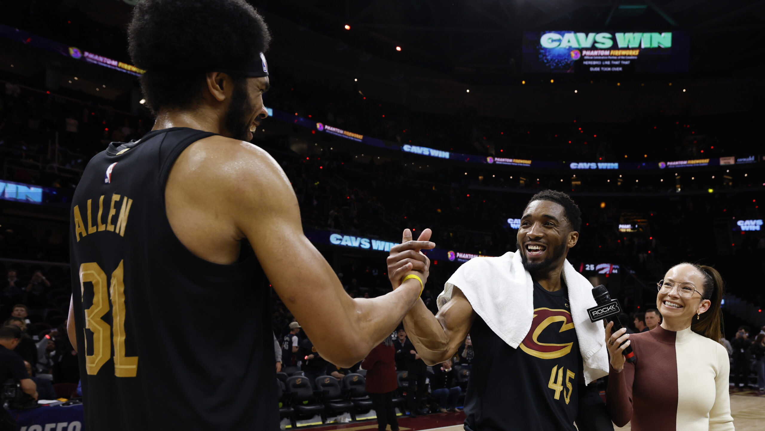 Cleveland goes on 11-0 run vs. Raptors in Game 7