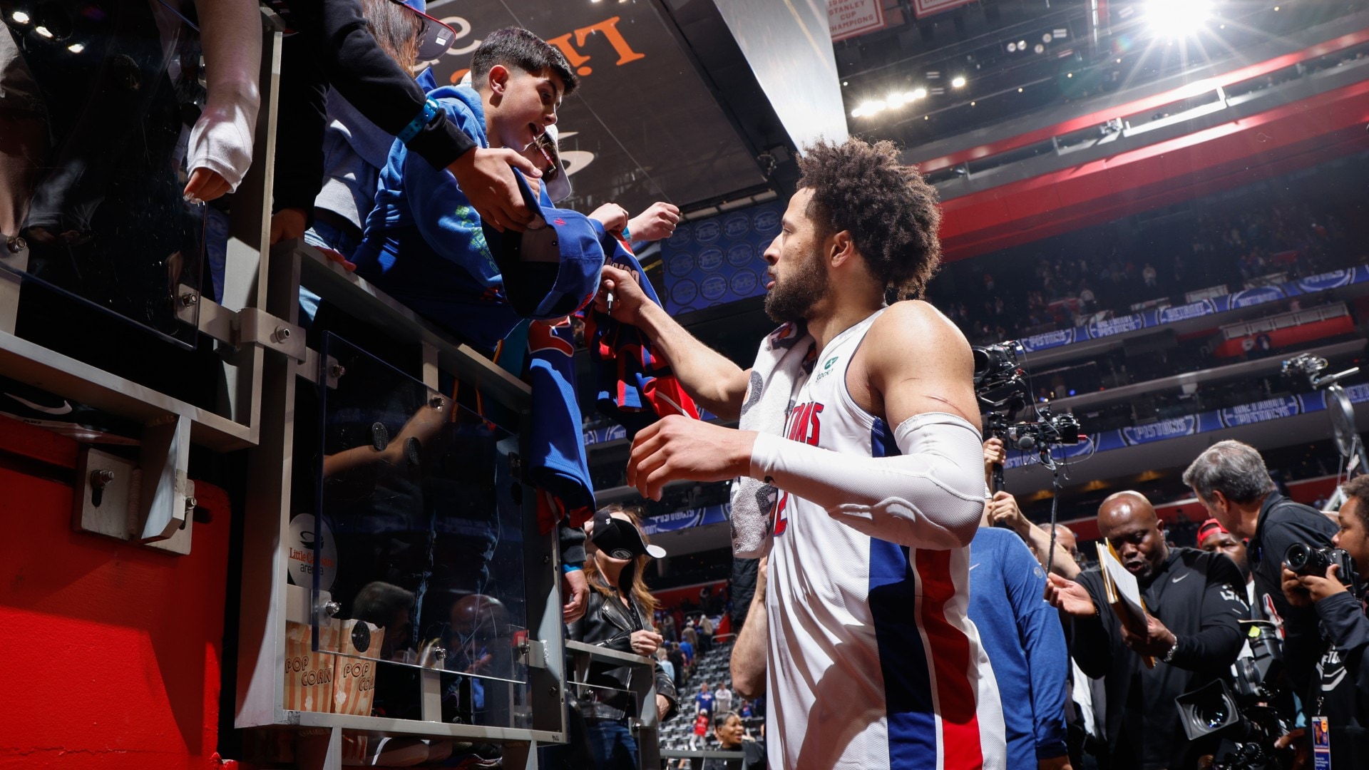 The Athletic: Η ιστορία πίσω από το “Pistons Won Again” του Gmac, τώρα ένας ύμνος των πλέι οφ του NBA