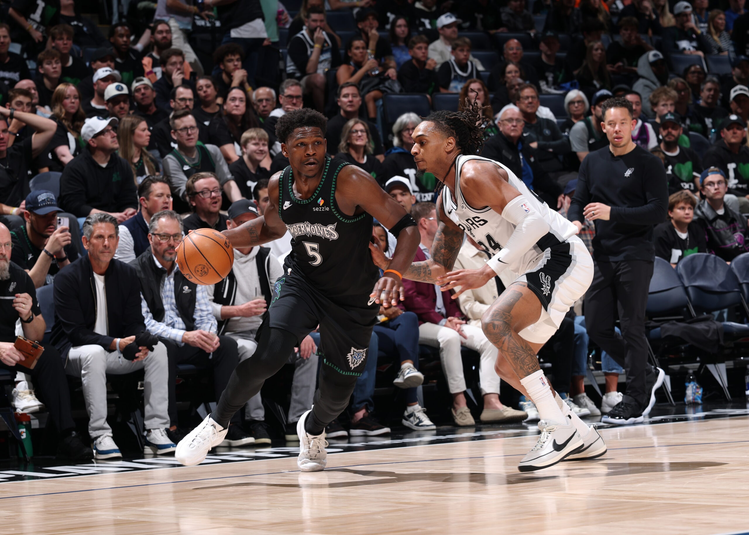 Anthony Edwards scores 32 with 14 rebounds in Game 3
