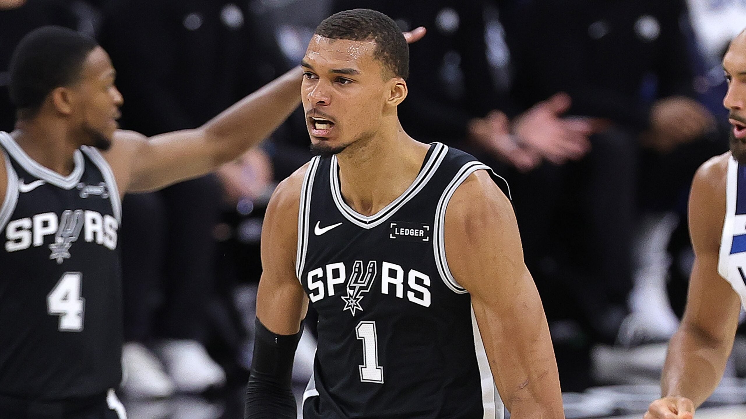 Live Updates: 2026 NBA Playoffs, Western Conference Semifinals | Timberwolves, Spurs seek pivotal Game 5 win