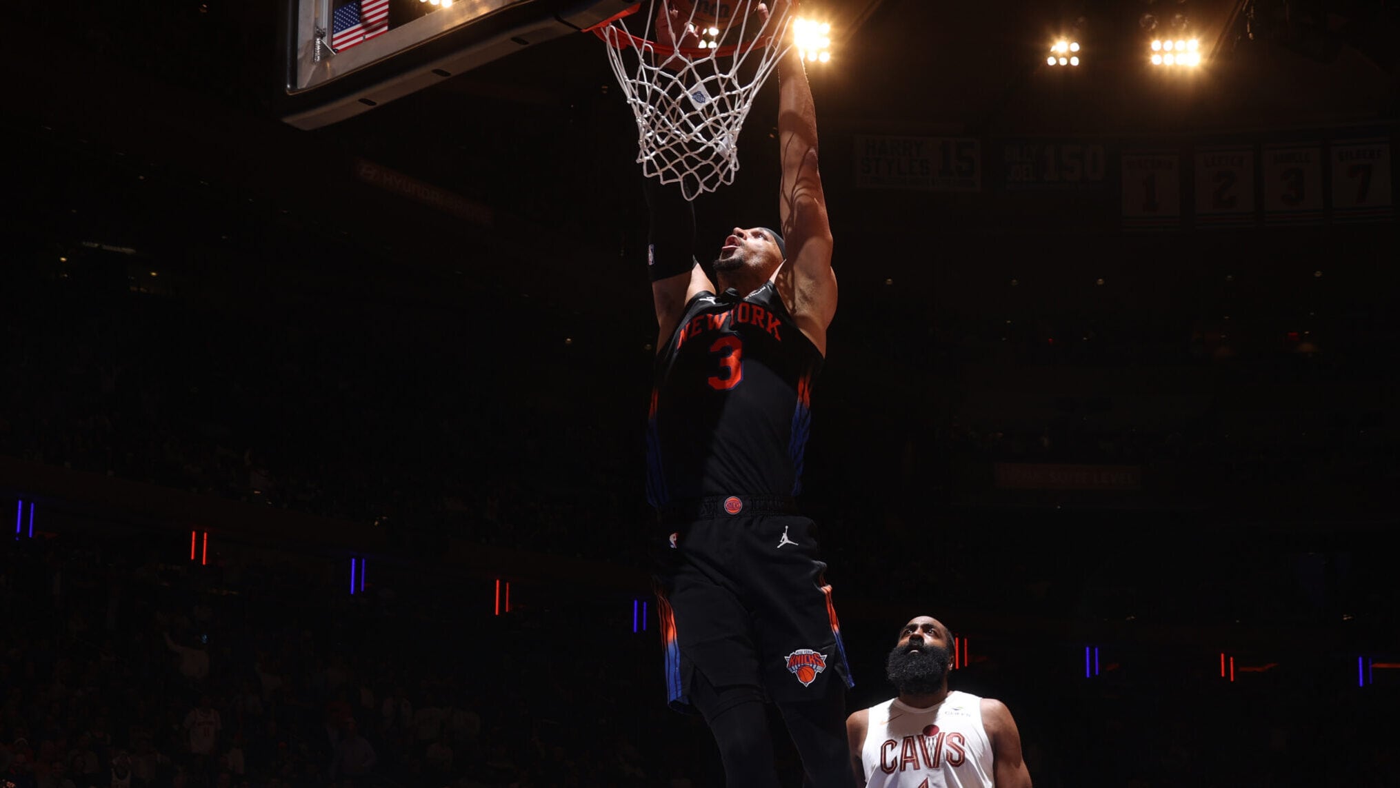 Josh Hart scores playoff career-high 26 points in Game 2 win