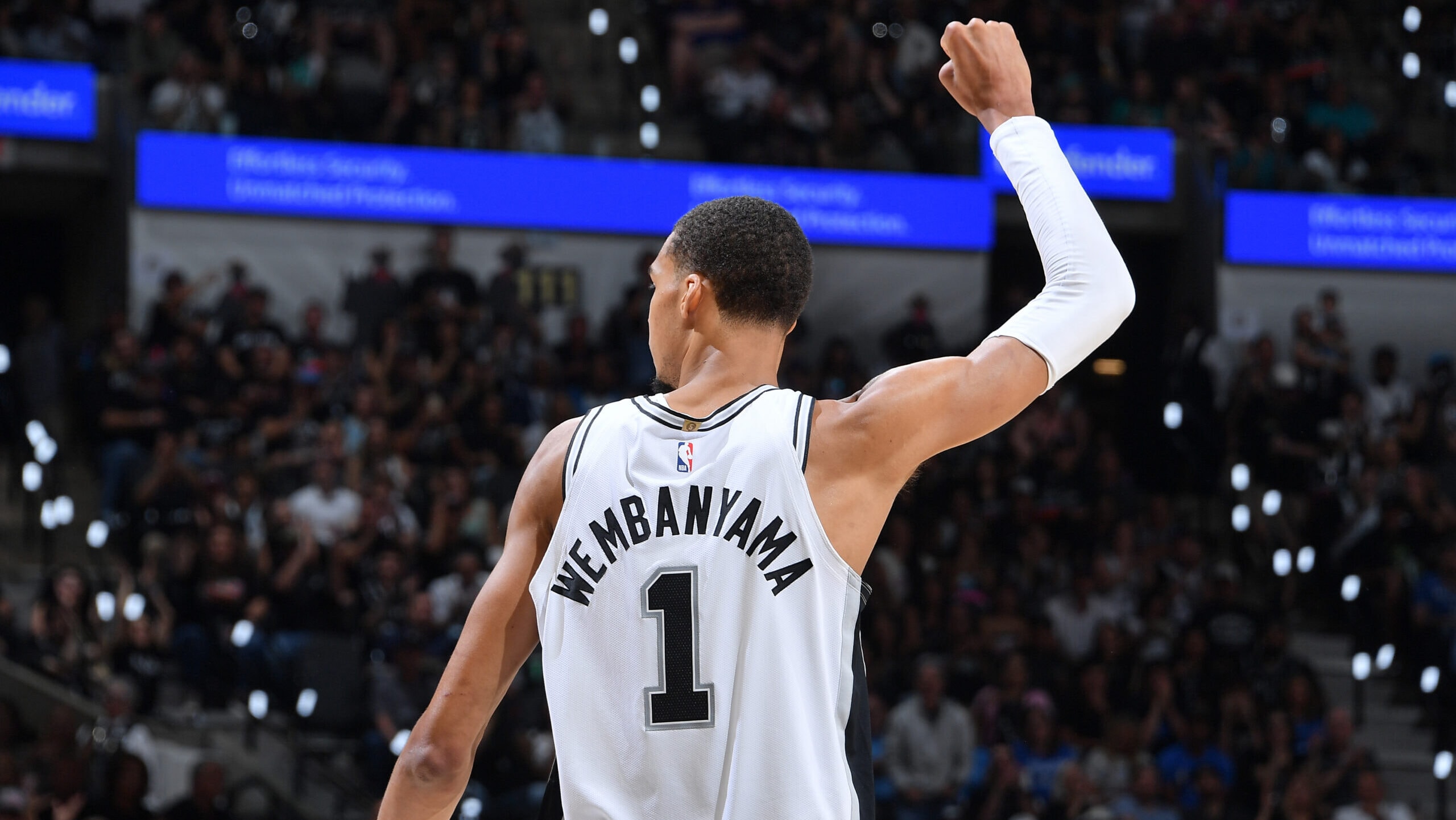 Ζωντανές ενημερώσεις: Οι Spurs φιλοξενούν το Thunder στο NBC/Peacock