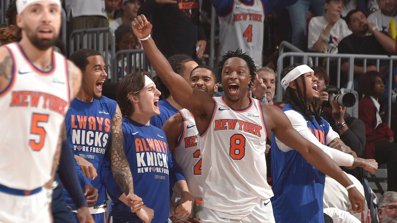 Knicks go on 20-0 run to take command of Game 4