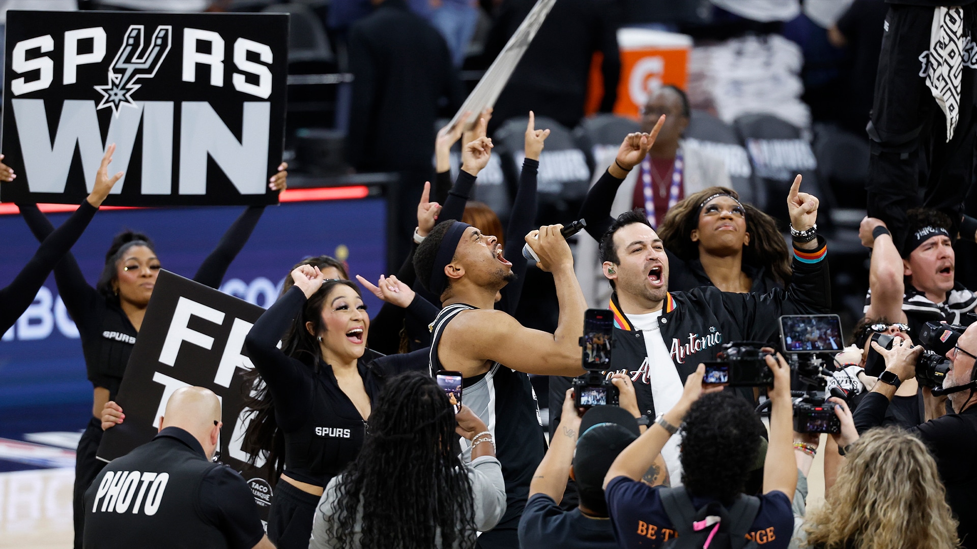 Stephon Castle and Keldon Johnson react to Game 5 win