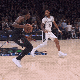 Anthony Edwards pulls up for a 3-pointer.