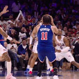 Jalen Brunson rises up for a 3-pointer.