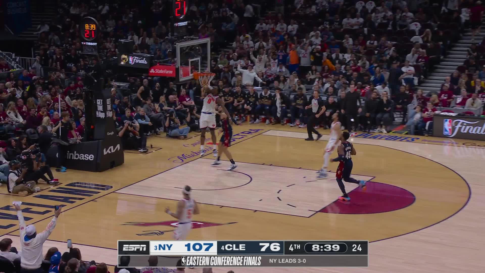 OG Anunoby with the dunk