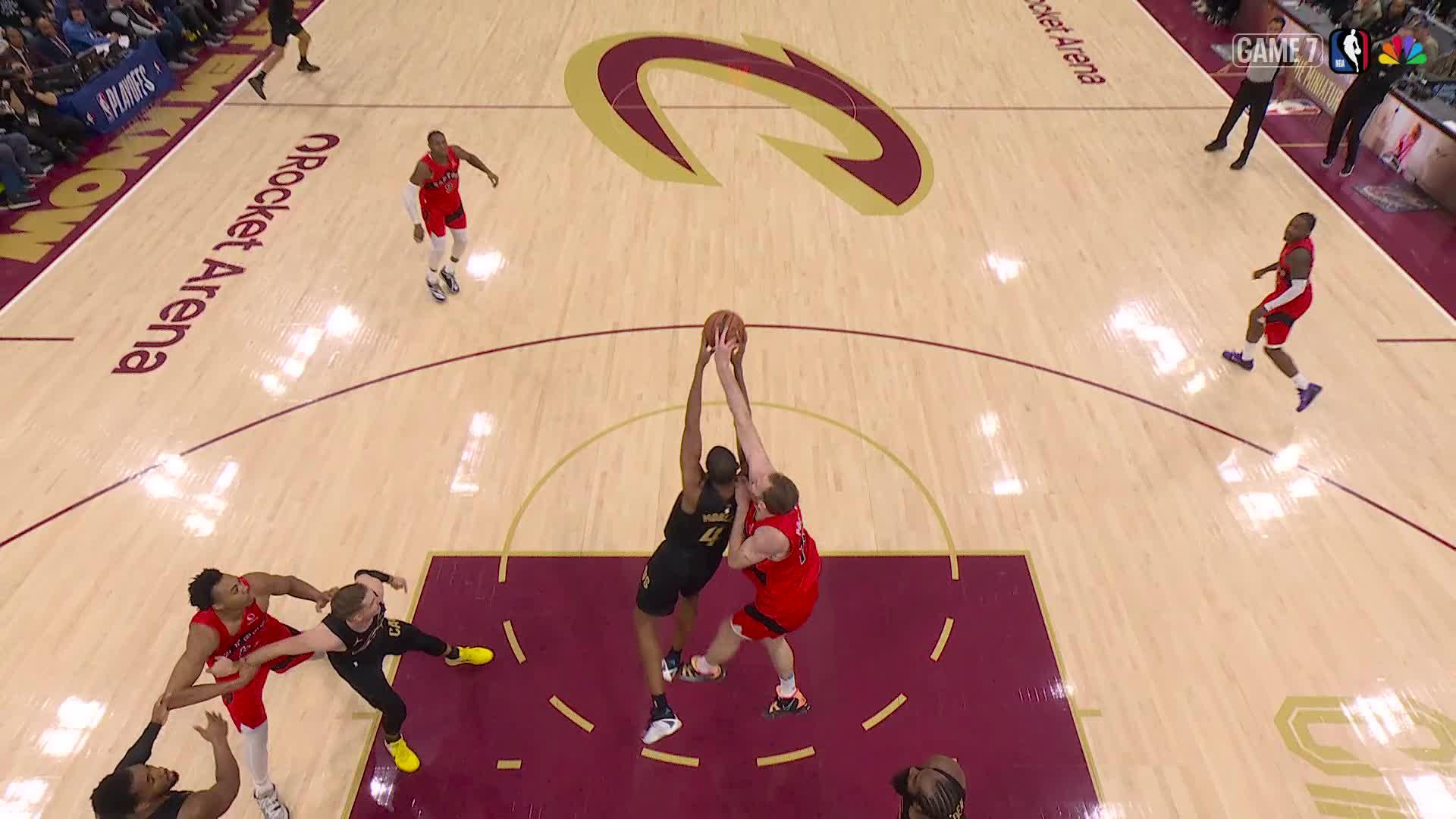 Max Strus with the dunk