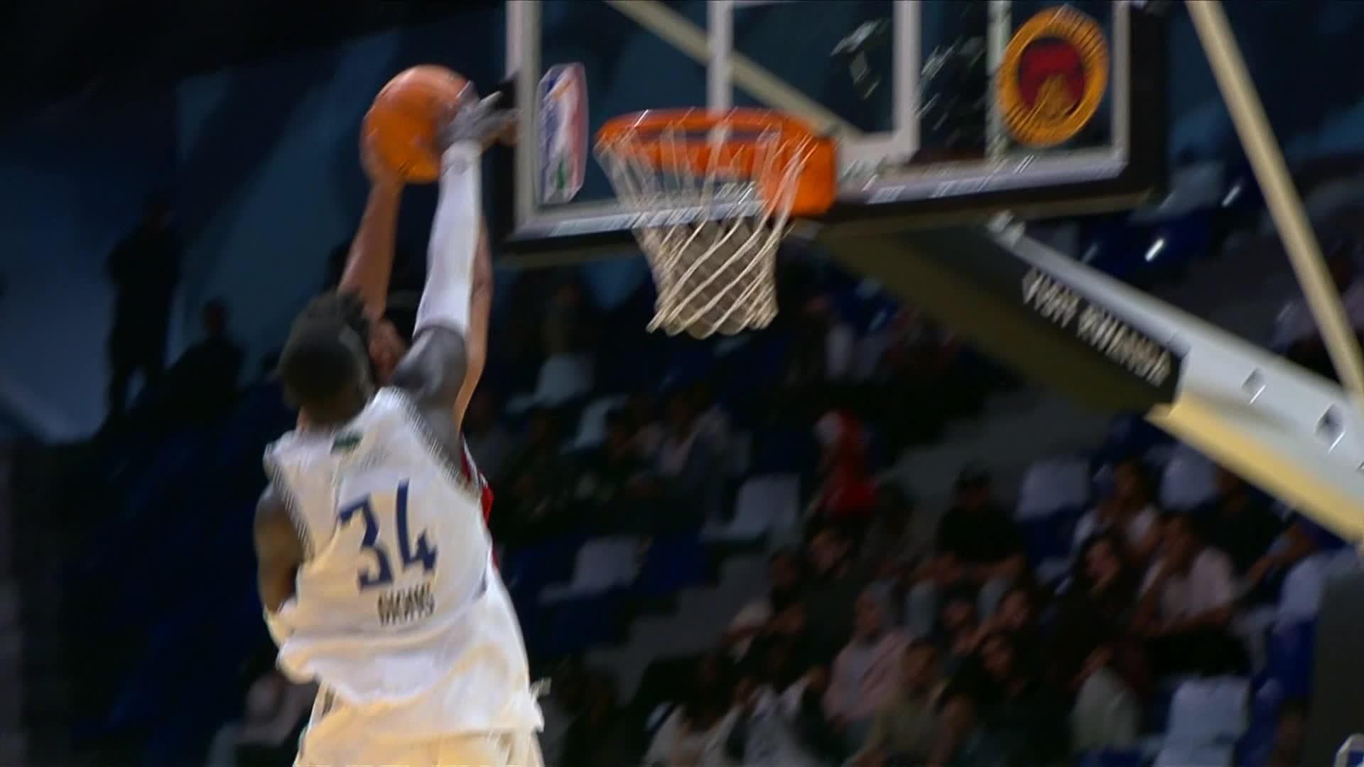 Cheikh Mbacke Diong sends the shot away