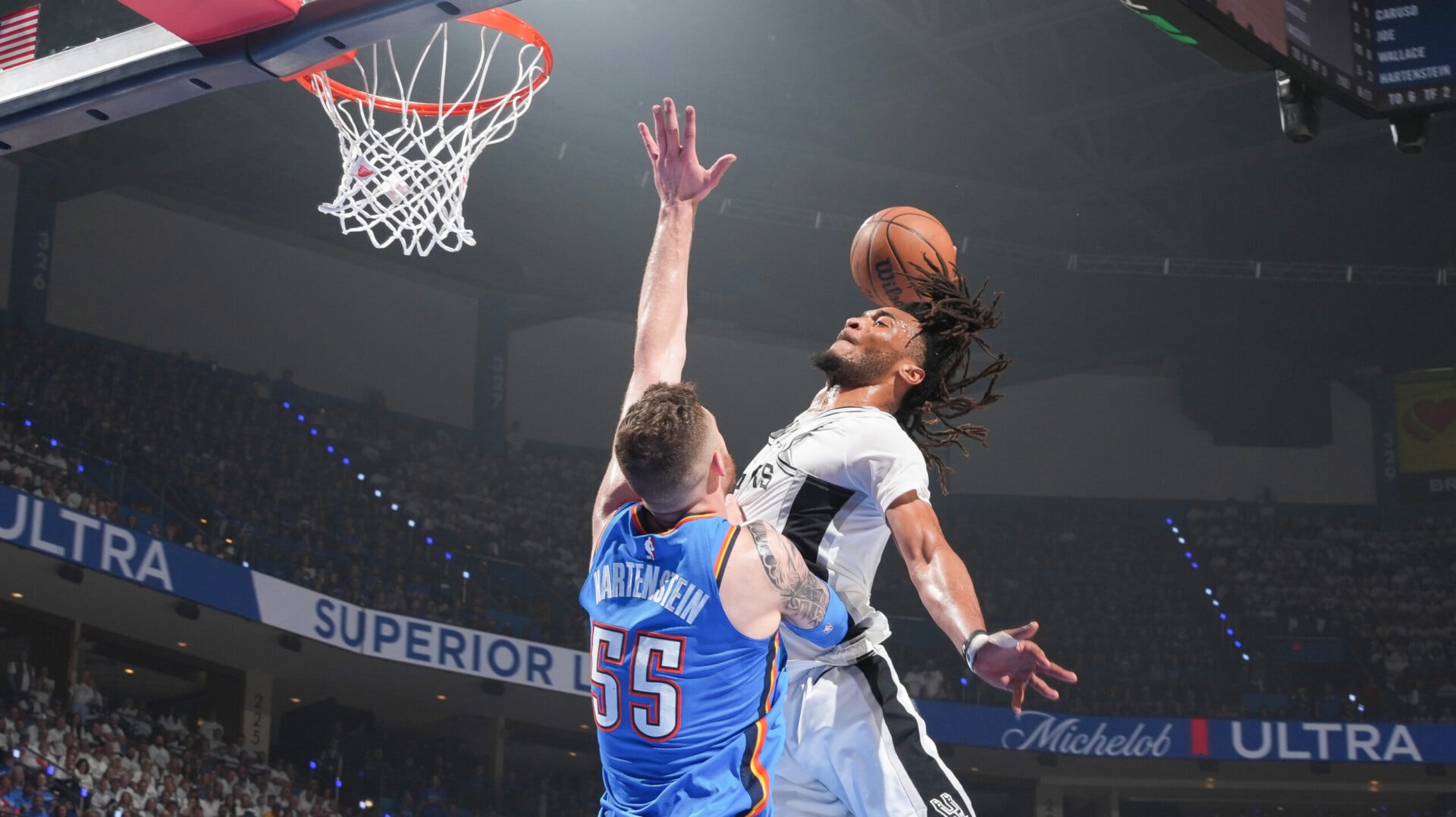 Stephon Castle's poster dunk in Game 2