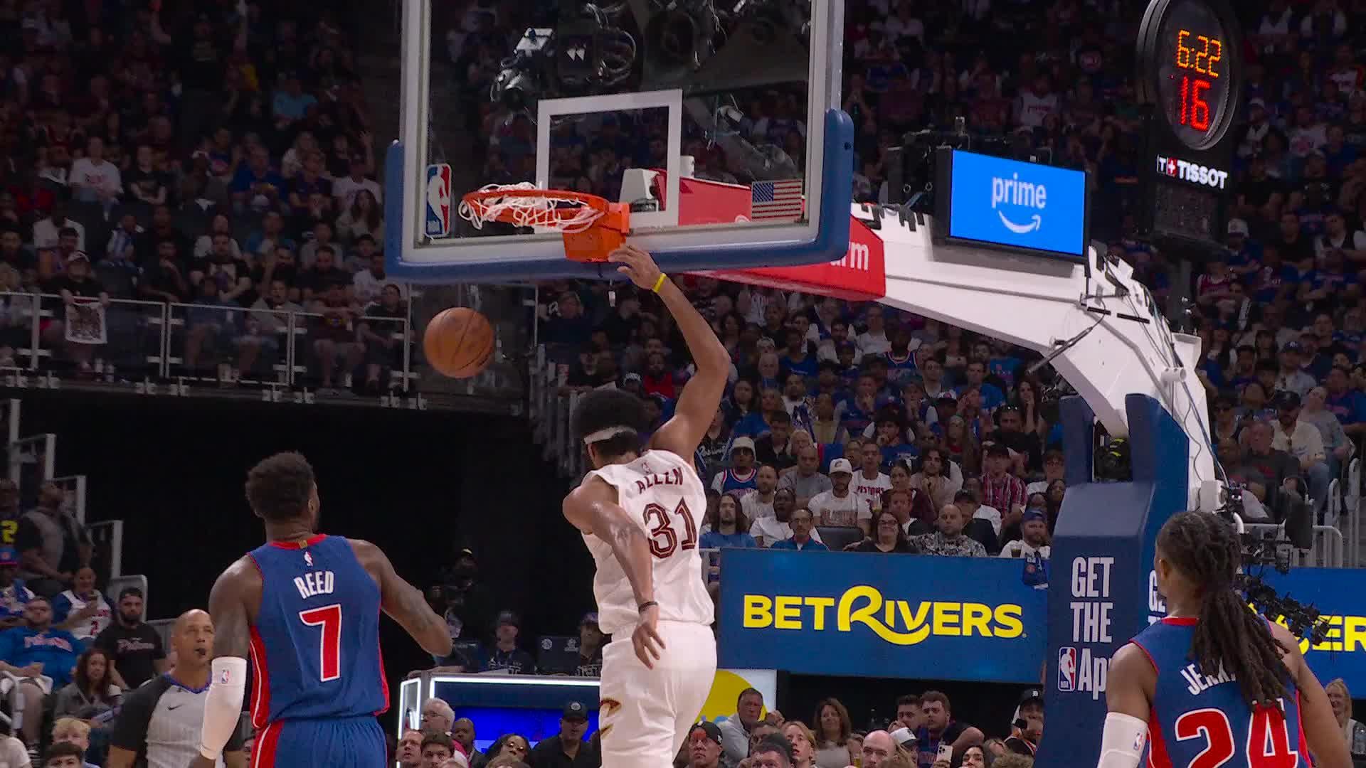 Jarrett Allen throws it down