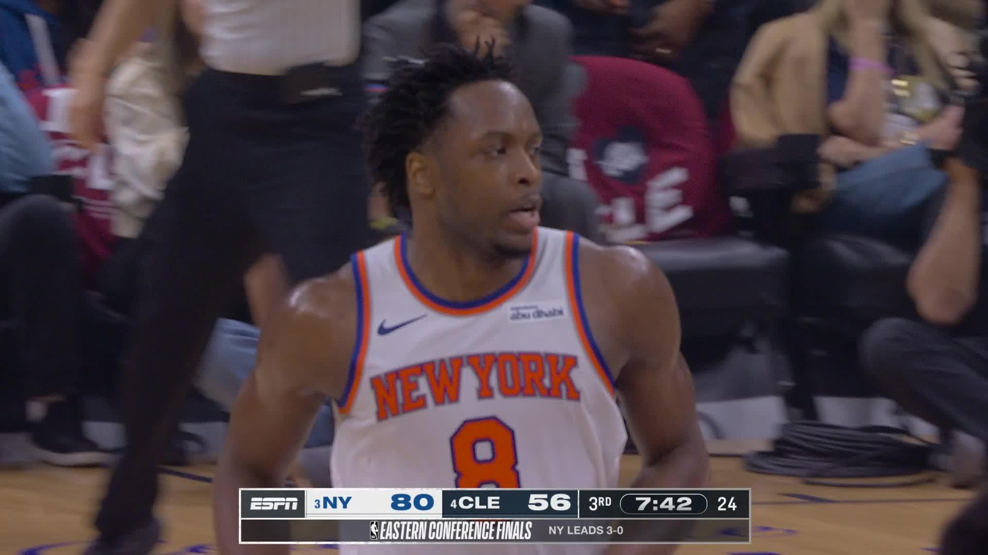 OG Anunoby throws down the alley-oop