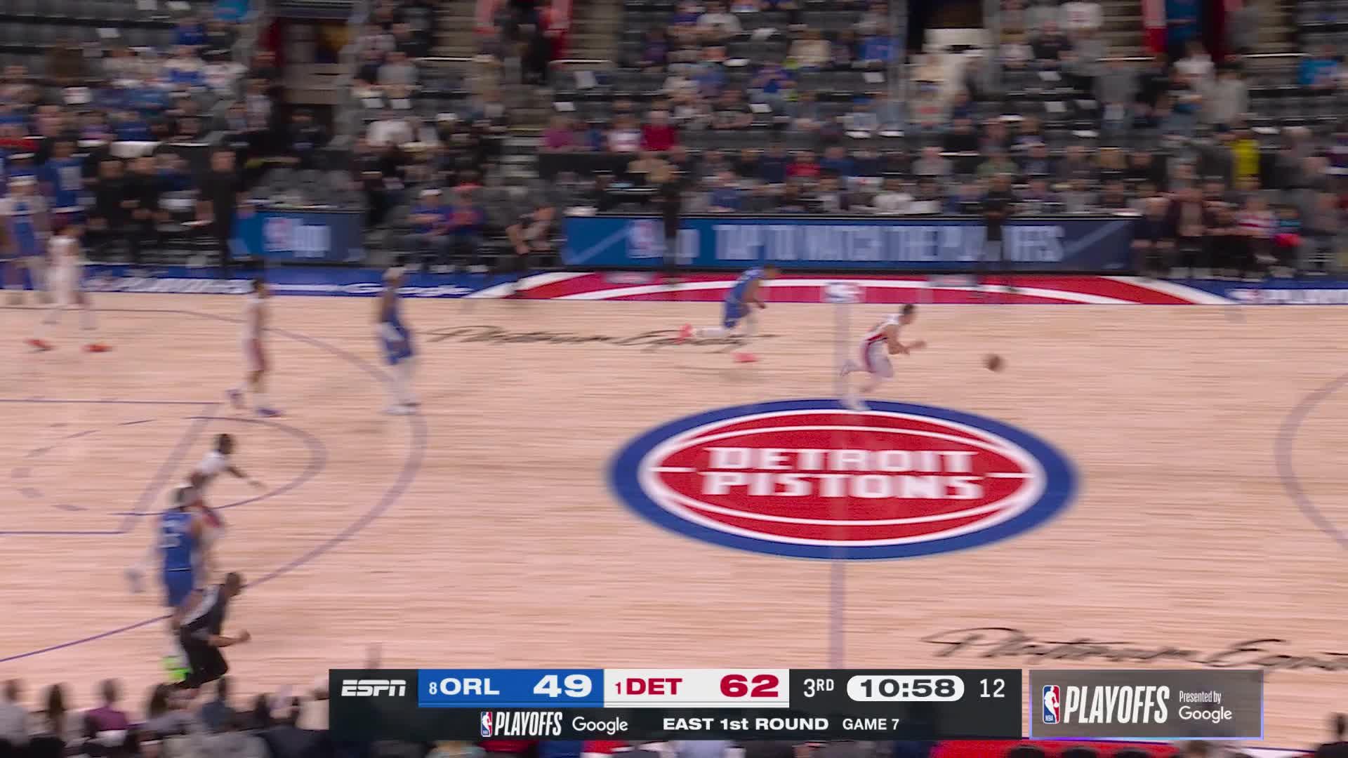 Duncan Robinson rises up for the dunk